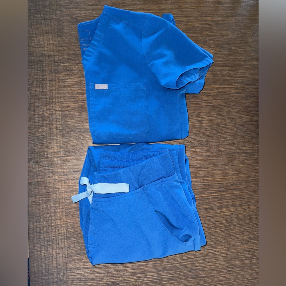 Figs Scrub Set